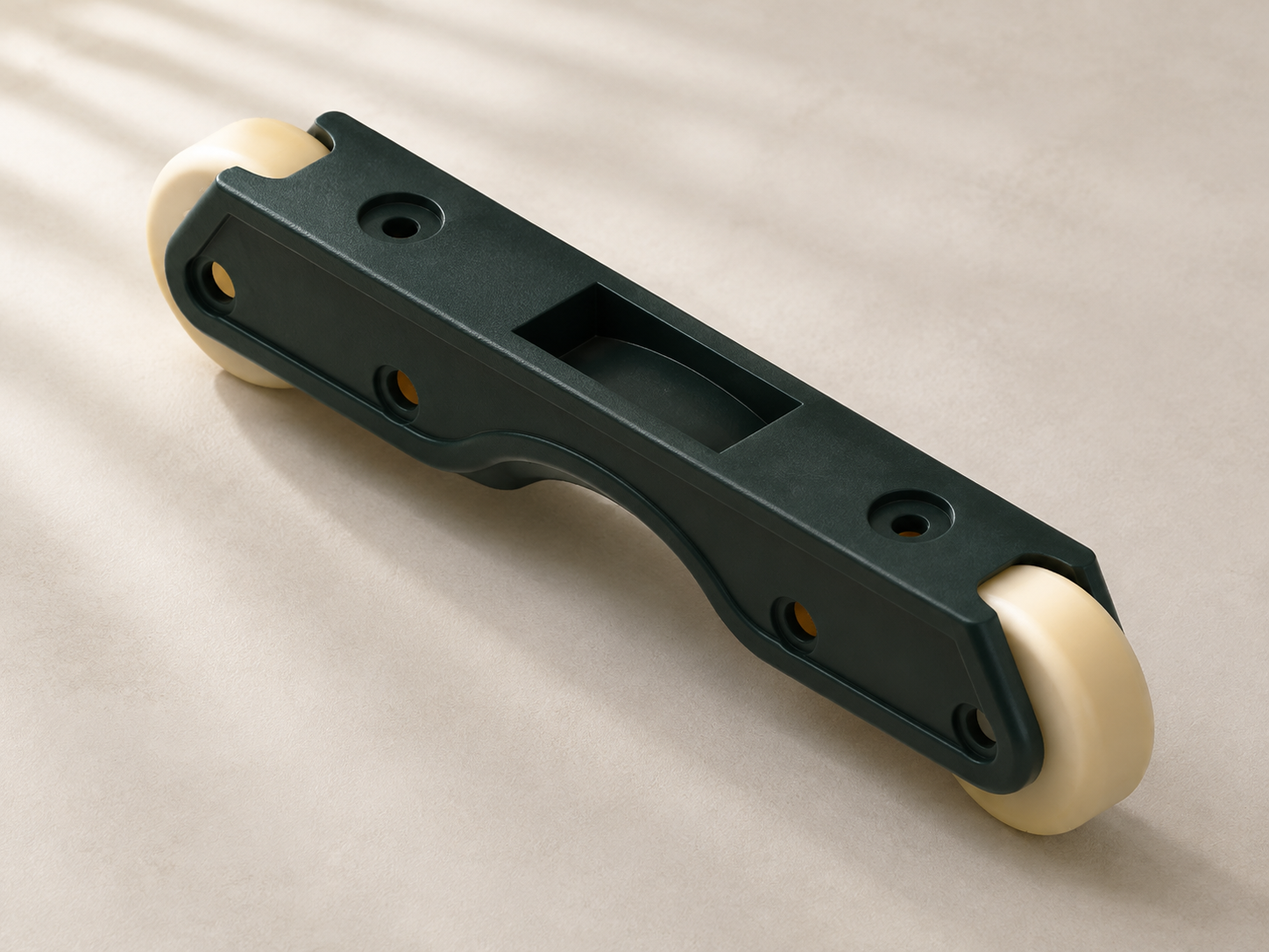 Fusion-model van een anti-rockerframe voor 61 mm wielen met een gebogen onderzijde, centrale uitsparing en asgaten