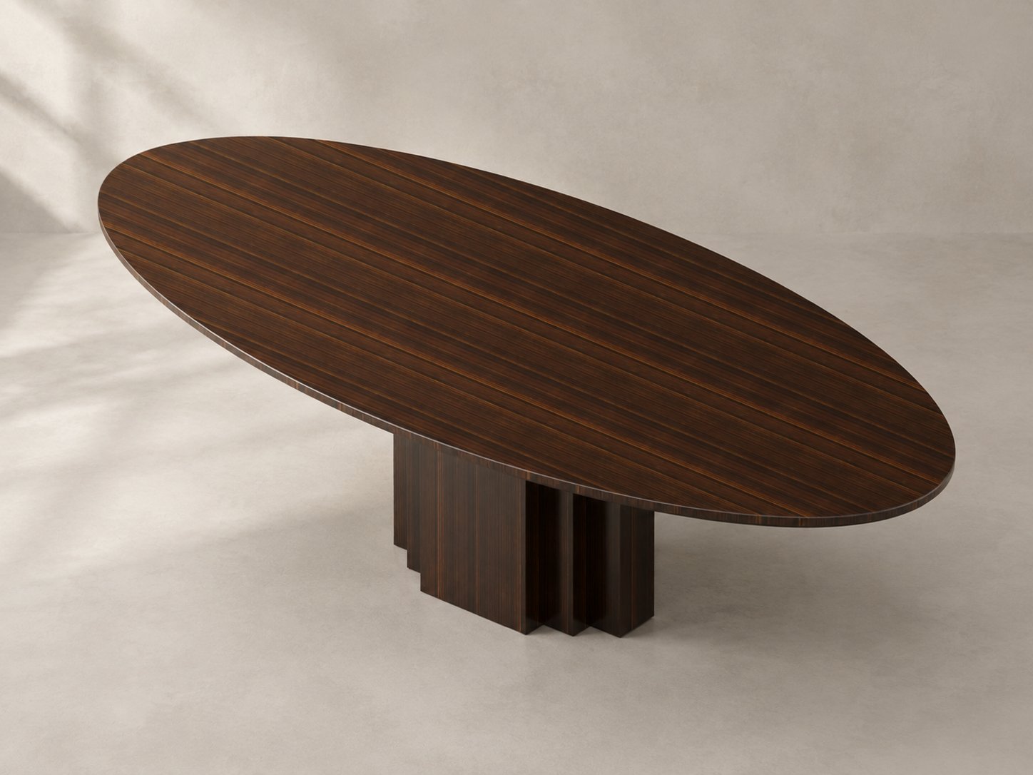 Ovale Meeting 2&3-tafel met donkere bamboeafwerking, zwarte onderplaat en een opgebouwd onderstel
